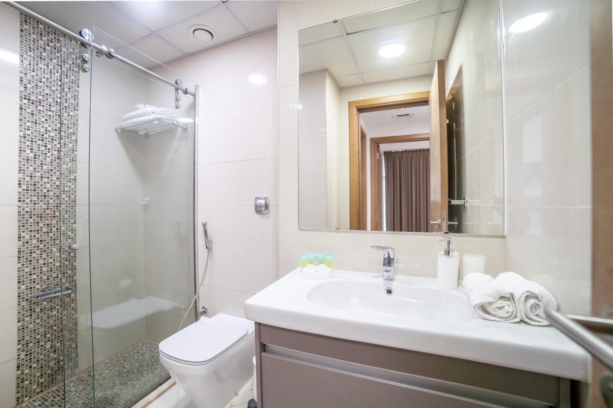 Continental Tower, Dubai Marina - Luton Vacation Homes Номер фото